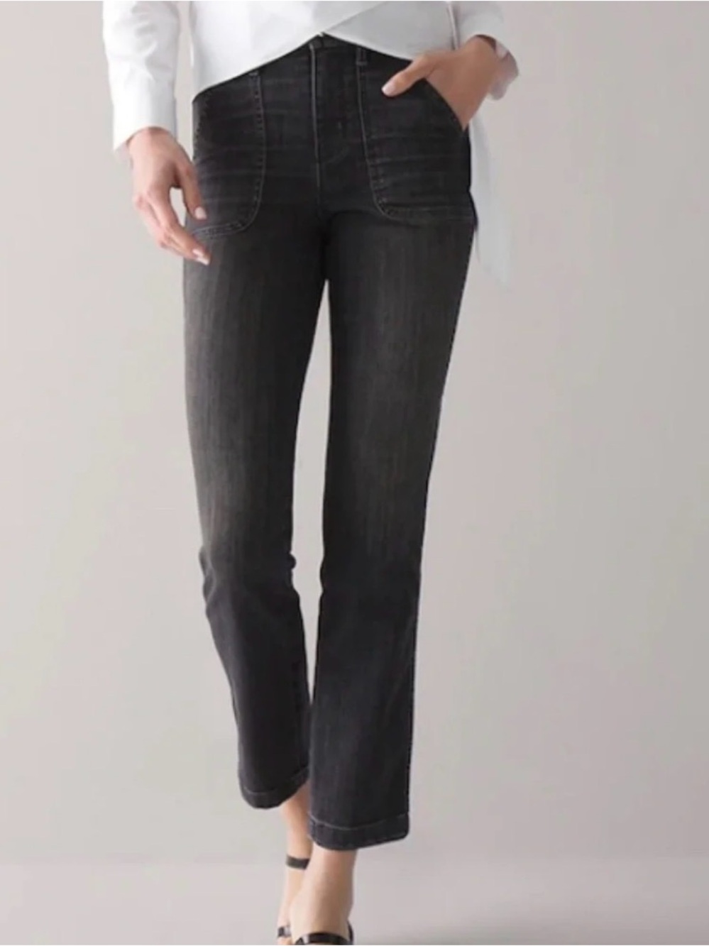 WHBM High Rise The Straight Crop Jeans in Black size 6